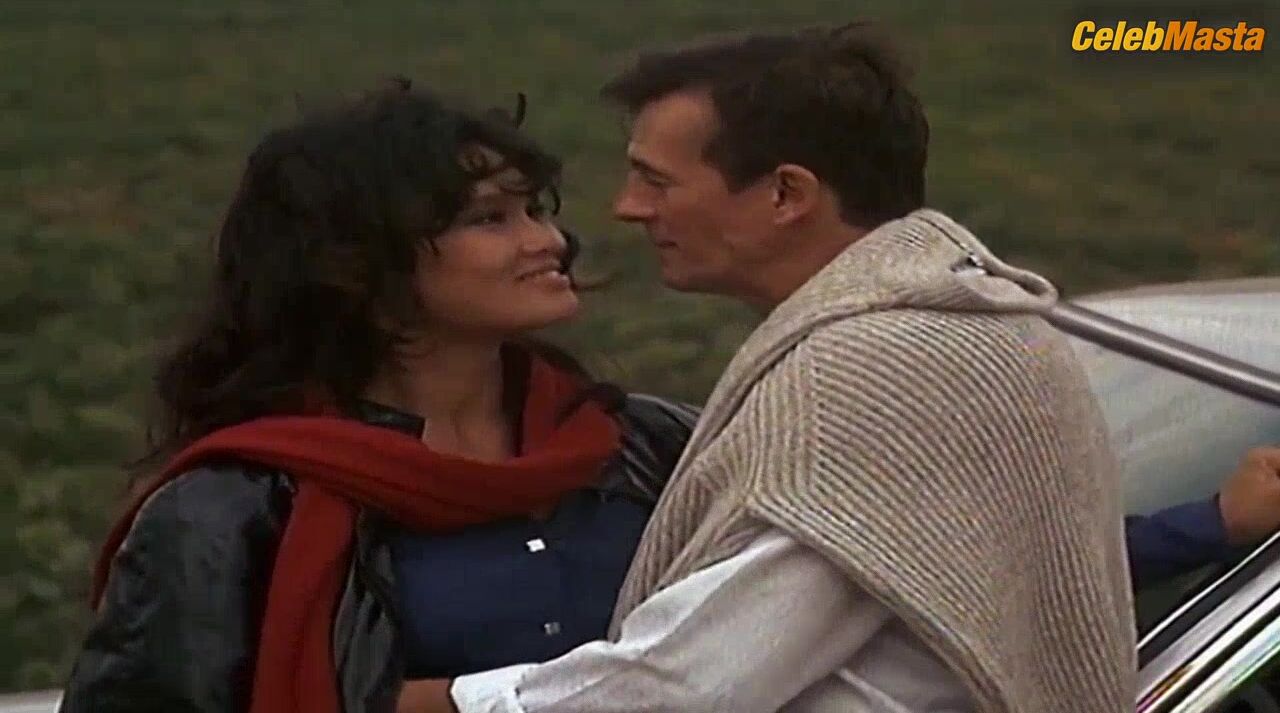 Tia Carrere Ass Scene In Fine Gold - Photo 2 of 5 photo 5