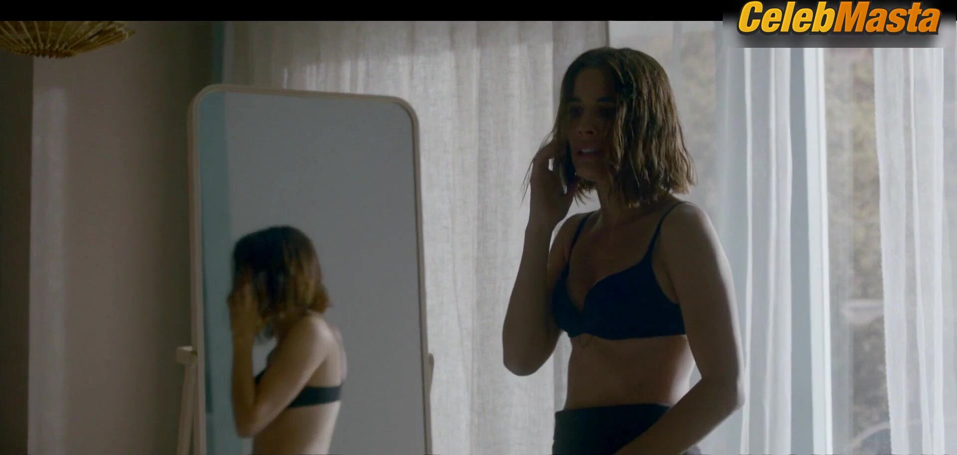 Adriana Ugarte Shows Underwear Scene In Parot - Photo 1 of 5 photo 4