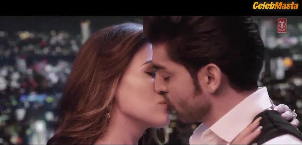 Sana Khan ’s Steamy Scene From Wajah Tum Ho - Photo 2 of 5 photo 1
