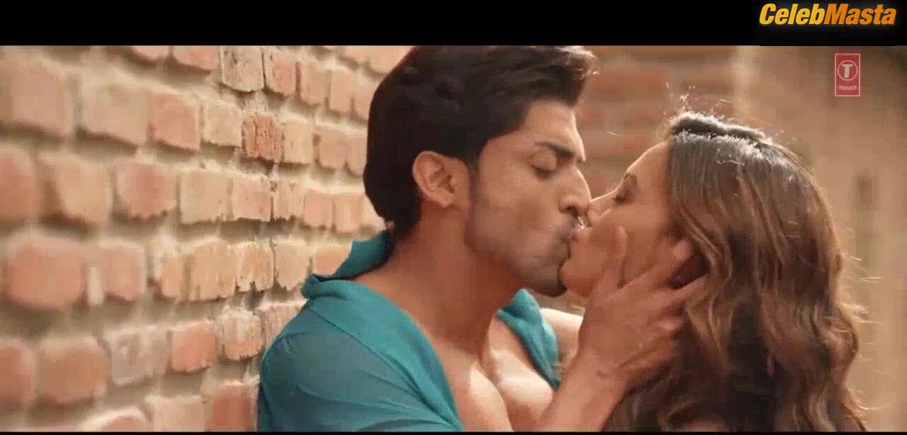 Sana Khan ’s Steamy Scene From Wajah Tum Ho - Photo 2 of 5
