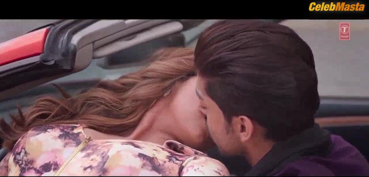 Sana Khan ’s Steamy Scene From Wajah Tum Ho - Photo 2 of 5 photo 5