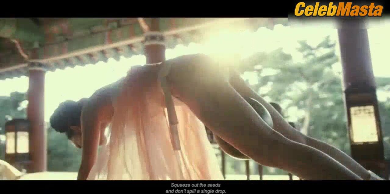 Lee Yoo-young ’s Underwear Scene In The Treacherous - Photo 1 of 5