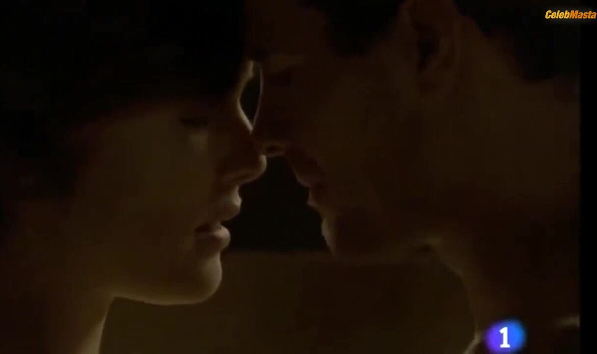 Adriana Ugarte ’s Boobs Scene In La Senora - Photo 1 of 5 photo 2