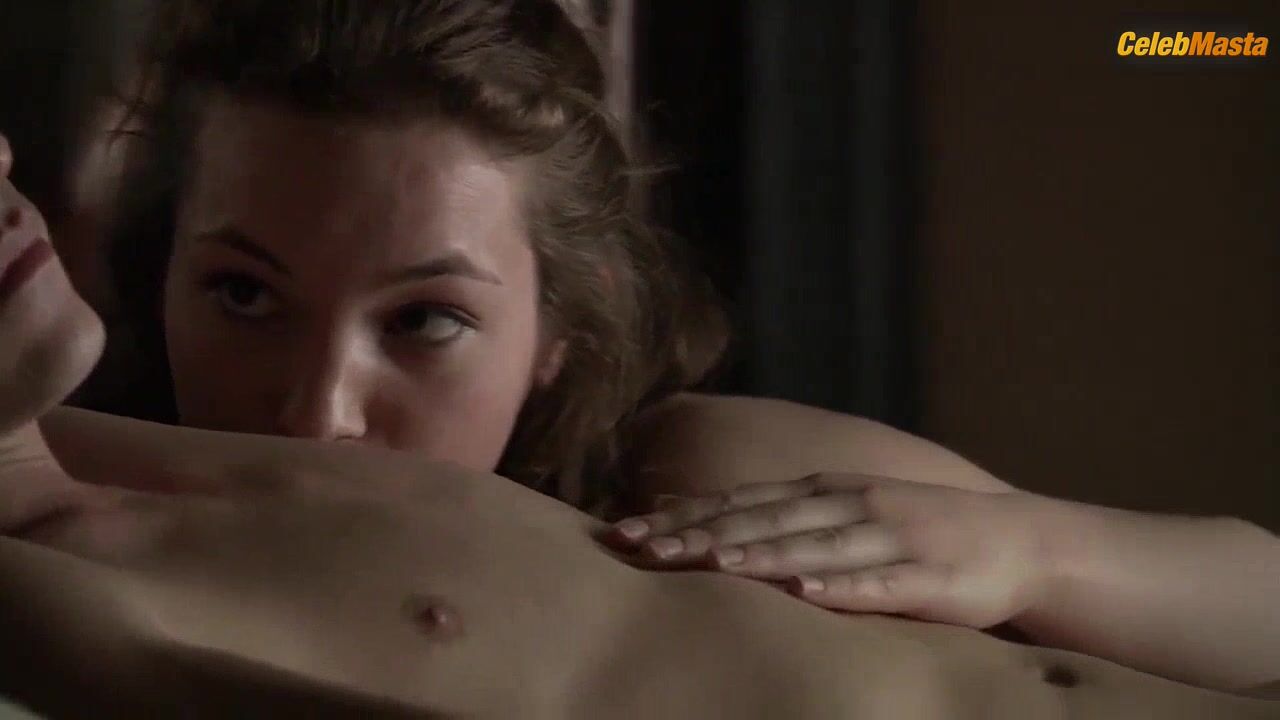 Perdita Weeks Underwear Scene From The Tudors - Photo 2 of 5 photo 5