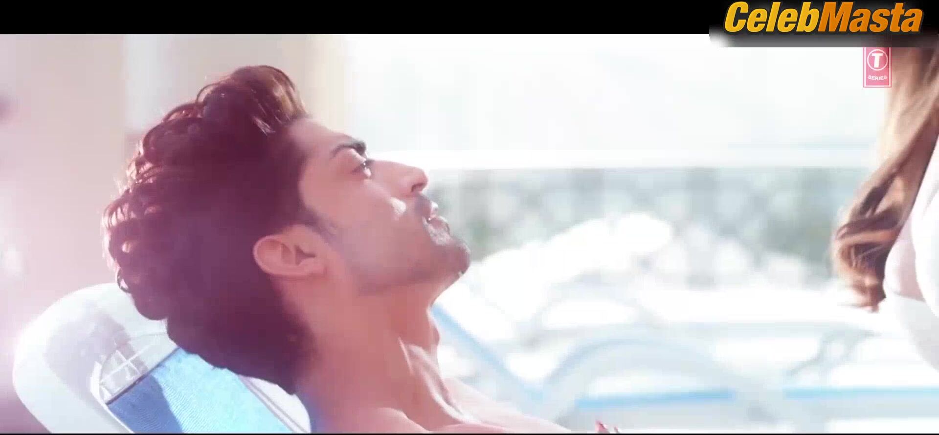 Sana Khan Bares All In Scene From Wajah Tum Ho - Photo 1 of 5 photo 5