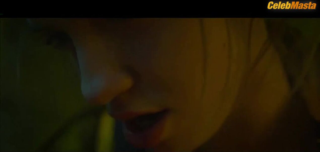 Paulina Galazka ’s Sexy Scene From A Memory Of Last - Photo 1 of 5 photo 4