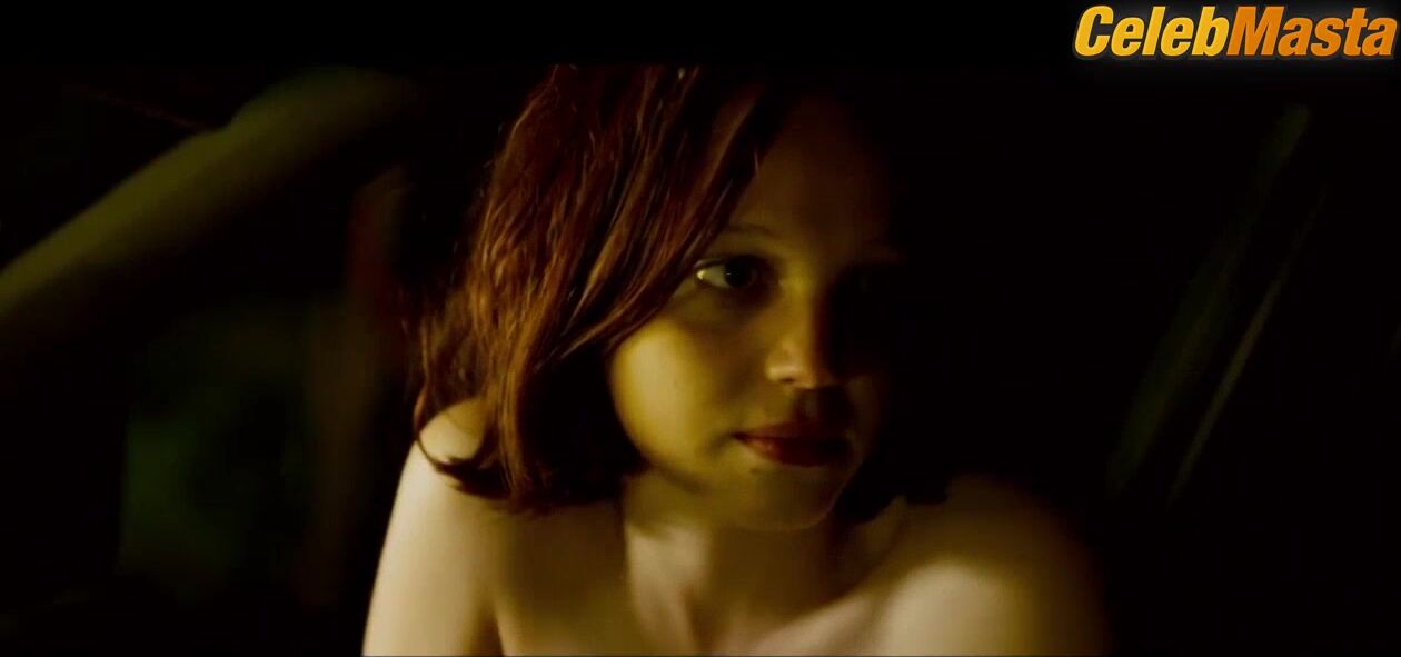 Solene Rigot Bares Breasts Scene In Orphan - Photo 2 of 5 photo 5
