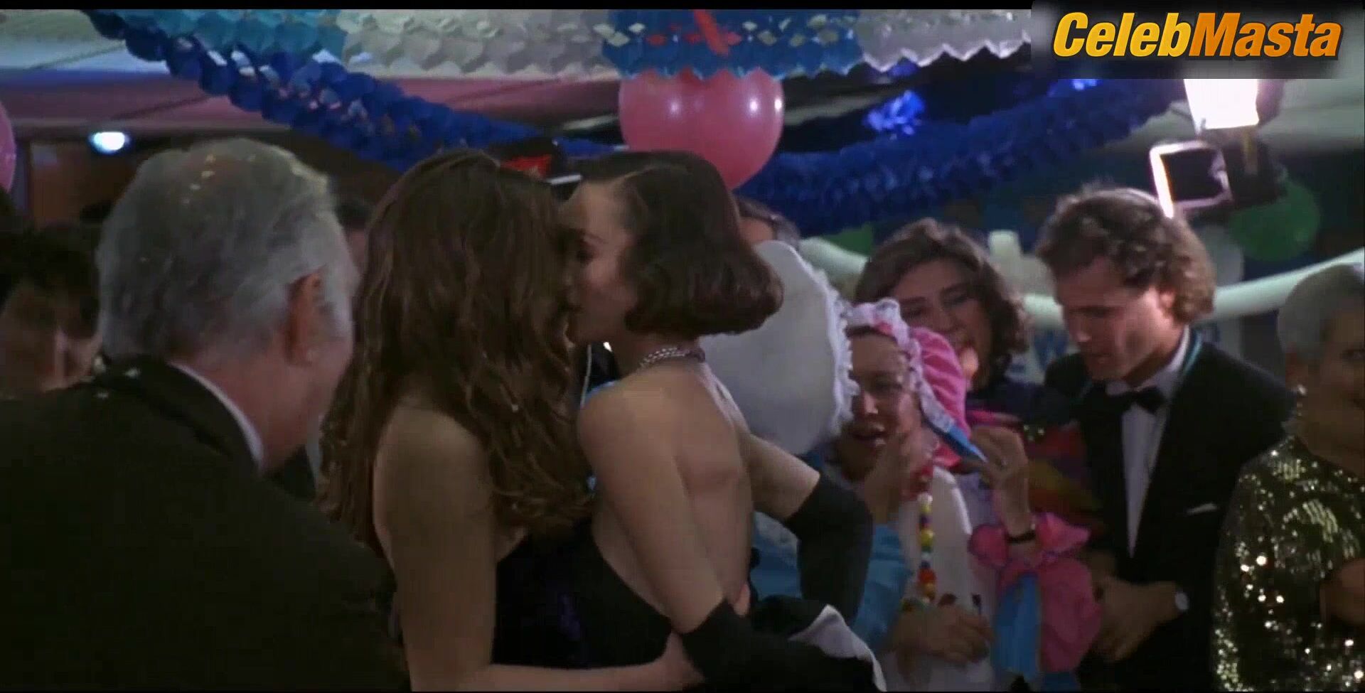 Emmanuelle Seigner And Kristin Scott Thomas Lesbian Scene From - Photo 1 of 5