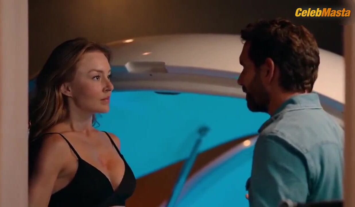 Angelique Boyer Butt, Tits Scene In El Extrano Retorno De - Photo 1 of 5 photo 4