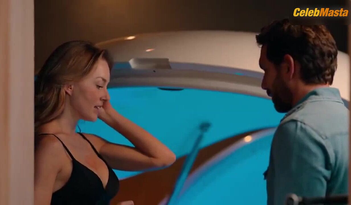 Angelique Boyer Butt, Tits Scene In El Extrano Retorno De - Photo 1 of 5 photo 5