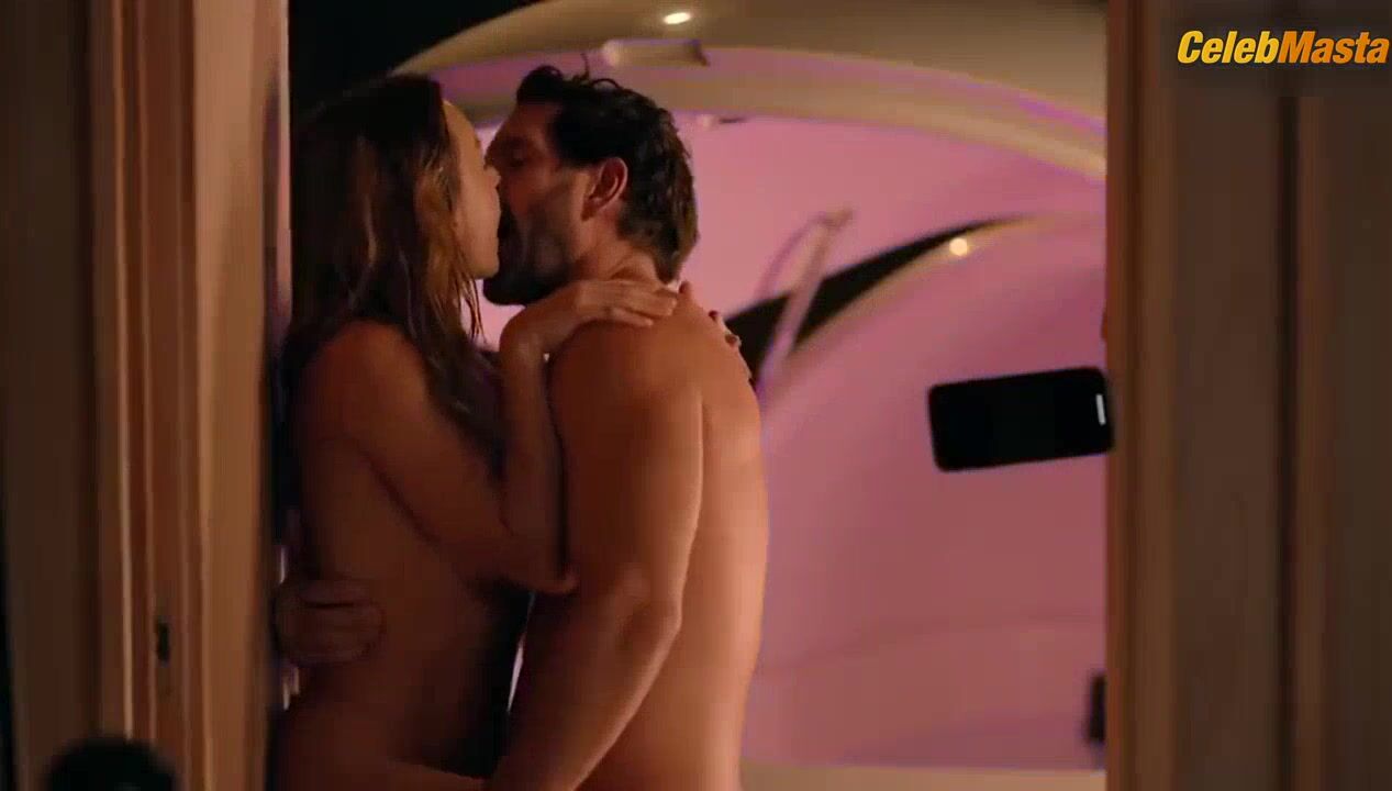 Angelique Boyer ’s Butt, Breasts Scene In El Extrano - Photo 2 of 5 photo 4
