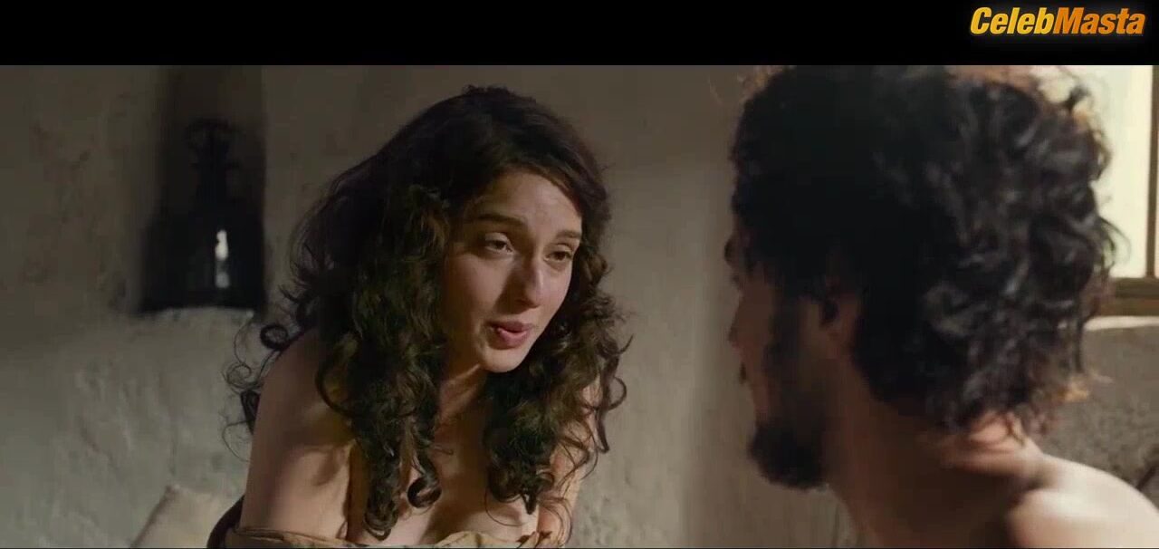 Maria Valverde Boobs Scene In Ali & Nino - Photo 1 of 5 photo 4