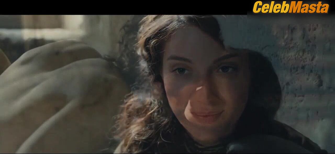 Maria Valverde Flaunts Tits Scene In Ali & Nino - Photo 1 of 5 photo 2