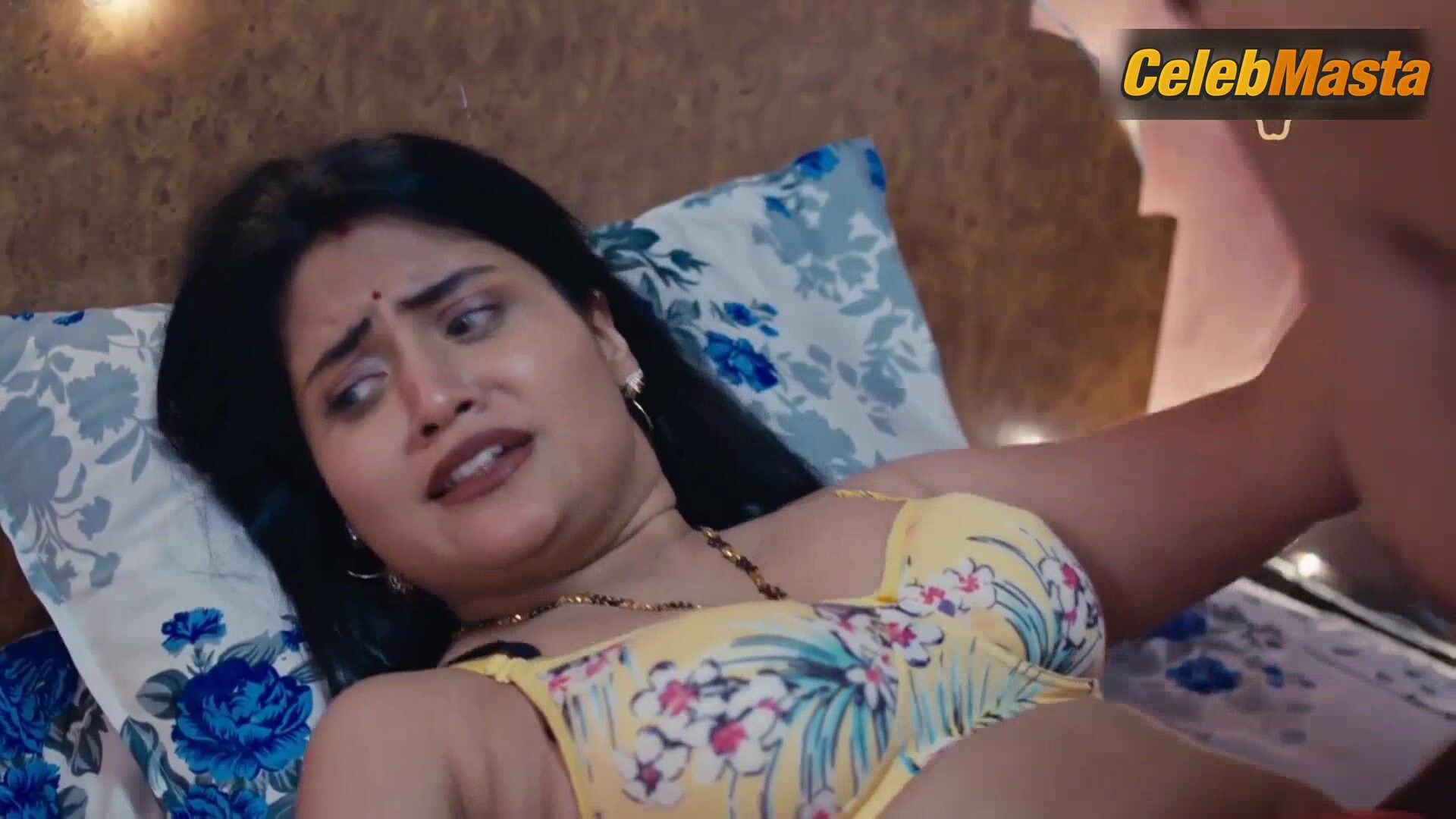 Manvi Chugh Boobs, Swimsuit Scene In Dubai Bhauji - Photo 1 of 5 photo 5