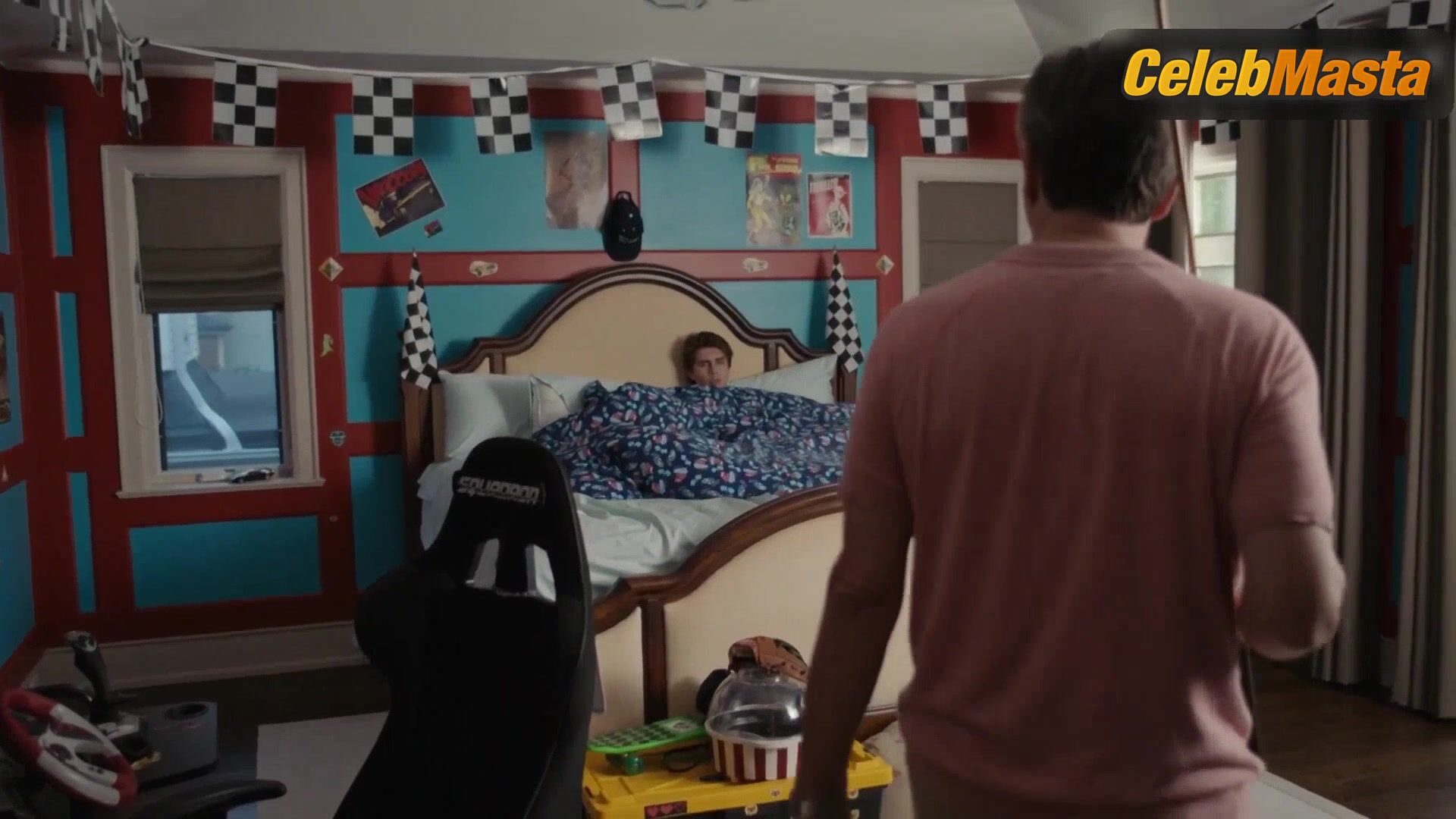 Catherine Reitman Butt, Underwear Scene From Workin’ Moms - Photo 3 of 5 photo 4