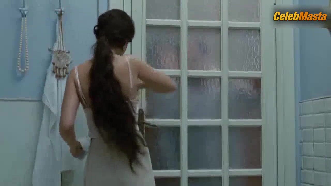 Maria Valverde Flaunts Underwear In Scene From La Mujer Del - Photo 1 of 5 photo 5