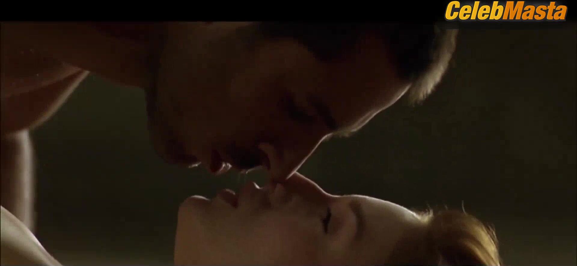 Maria Valverde ’s Sexy Scene From The Sandman - Photo 1 of 5 photo 4