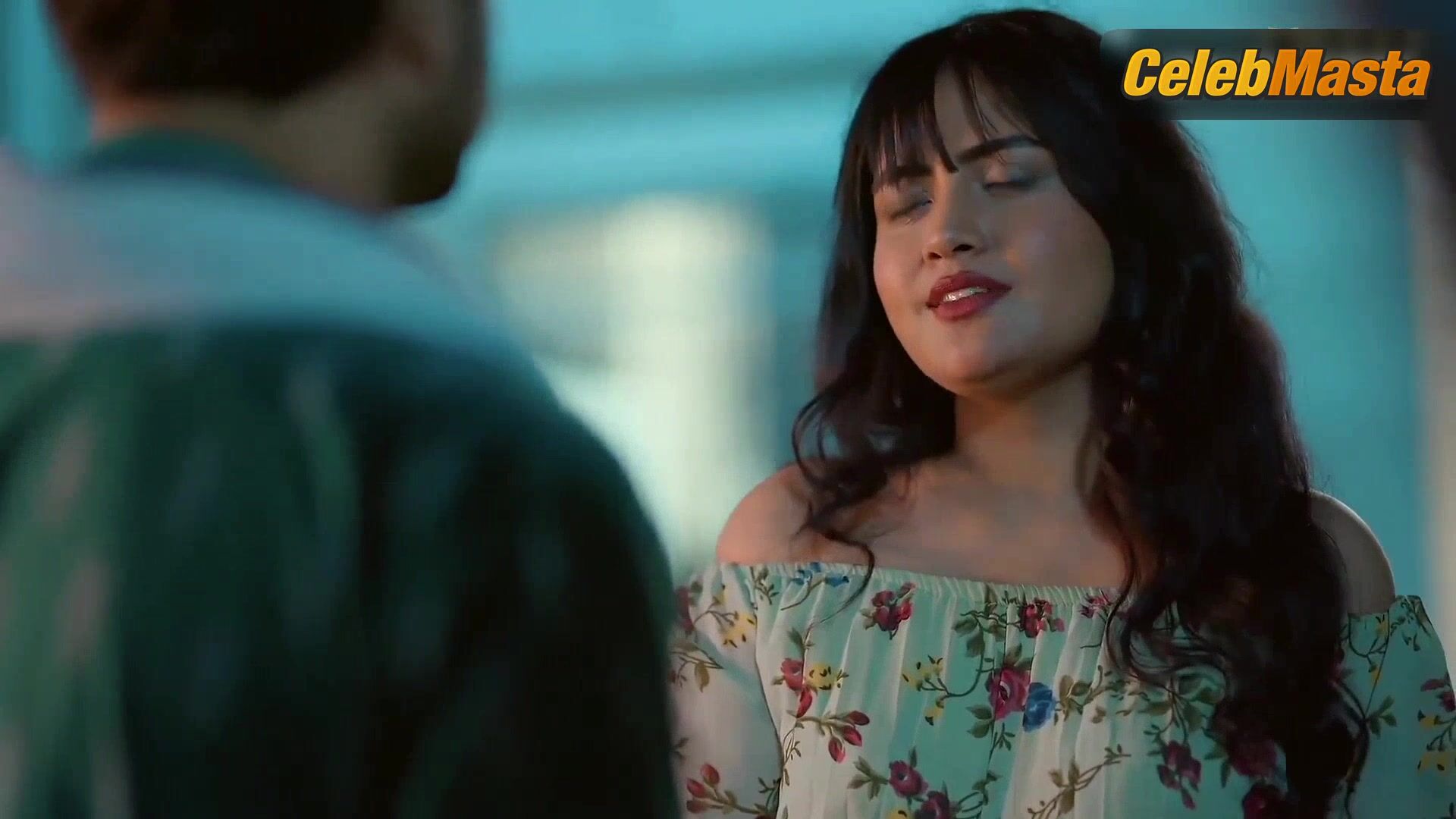 Manvi Chugh ’s Sizzling Scene In Rikshawala - Photo 2 of 5 photo 1