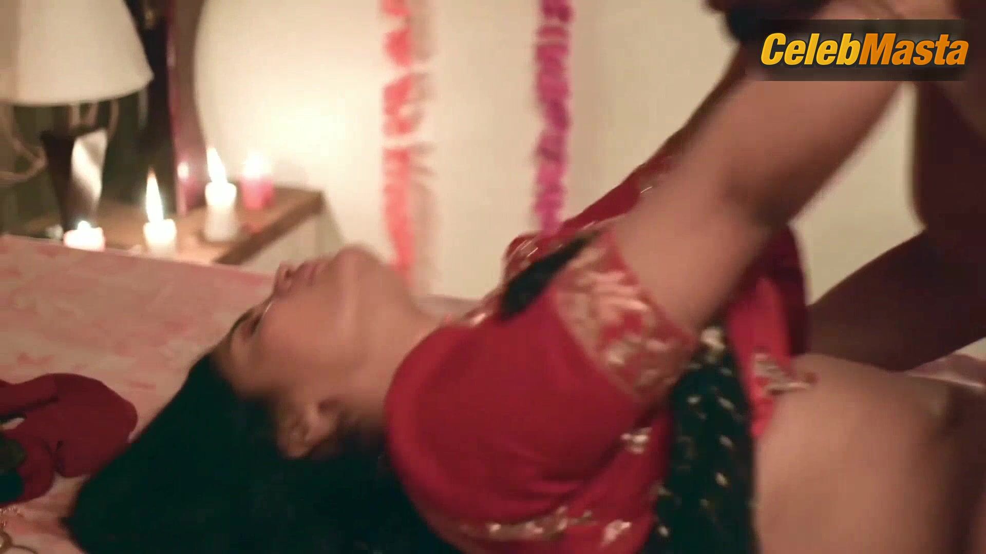 Manvi Chugh ’s Sizzling Scene In Rikshawala - Photo 2 of 5 photo 4