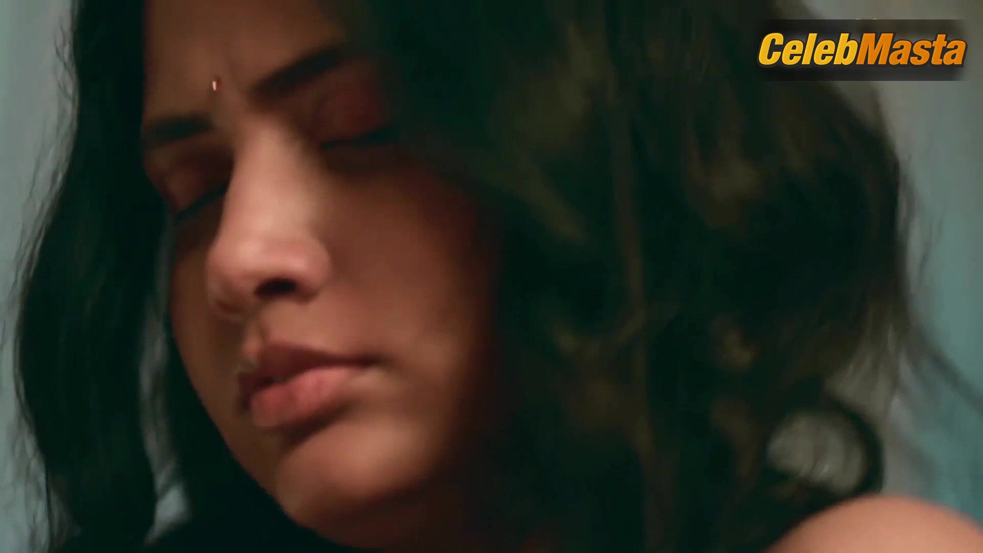 Manvi Chugh ’s Sizzling Scene In Rikshawala - Photo 2 of 5 photo 5