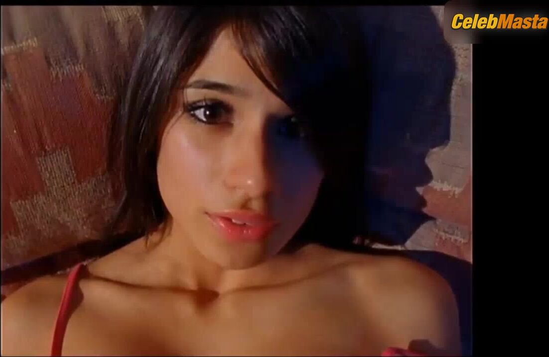 Diane Guerrero ’s Boobs Scene In Ashley/amber - Photo 1 of 5 photo 4