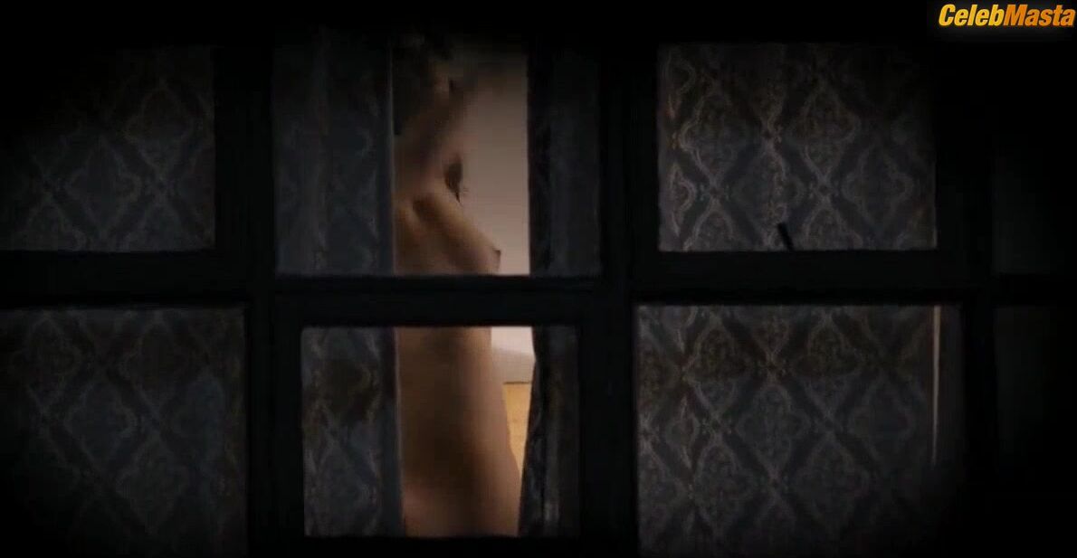 Karolina Wydra ’s Tits Scene In Sneaky Pete - Photo 1 of 5