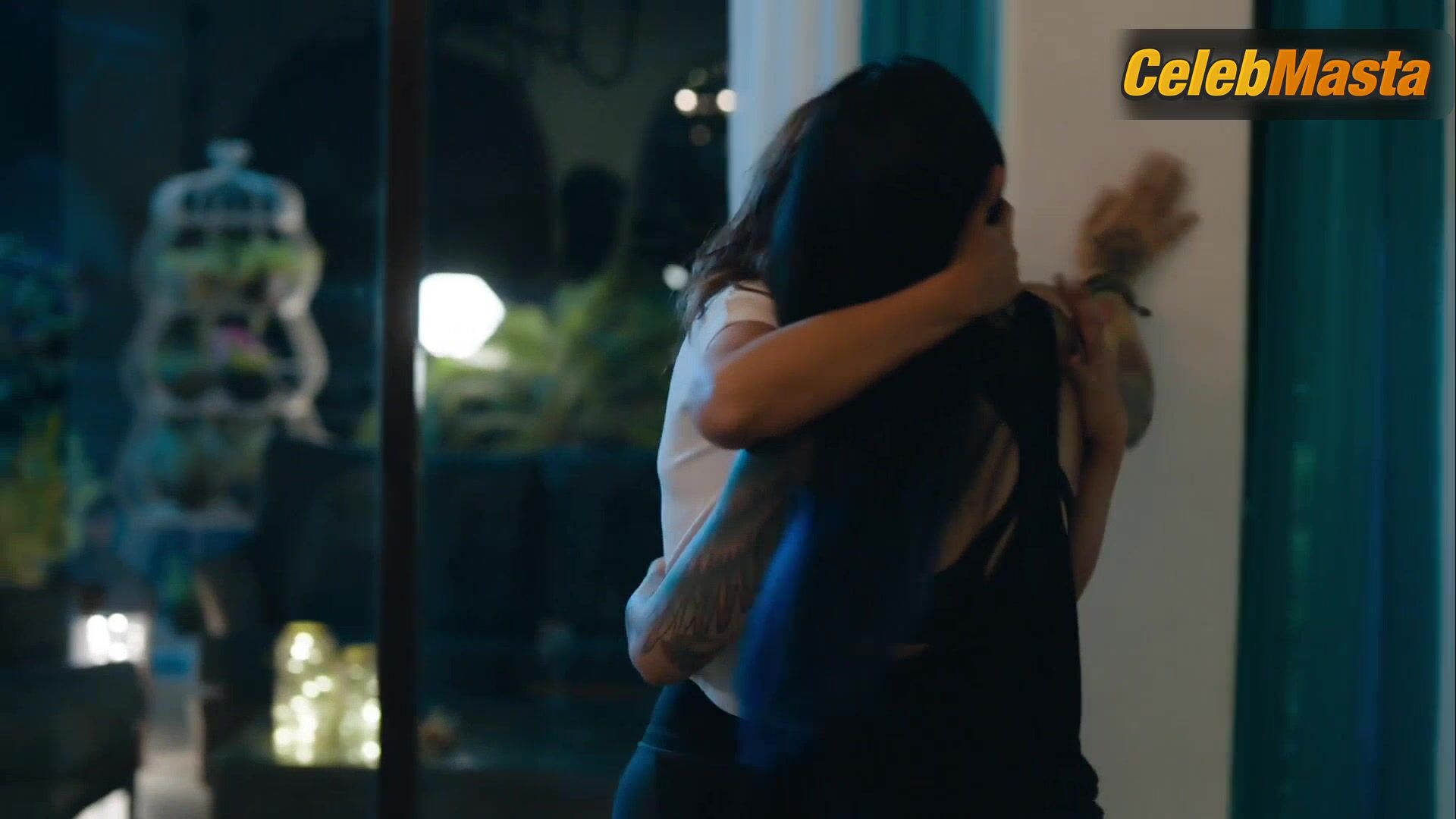 Gurbani Judge Lisa Ray And Steamy Lesbian Scene In Four - Photo 1 of 5 photo 2