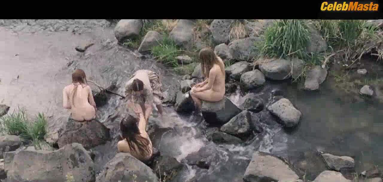 Miranda Otto ’s Ass, Tits Scene In The Homesman - Photo 1 of 5