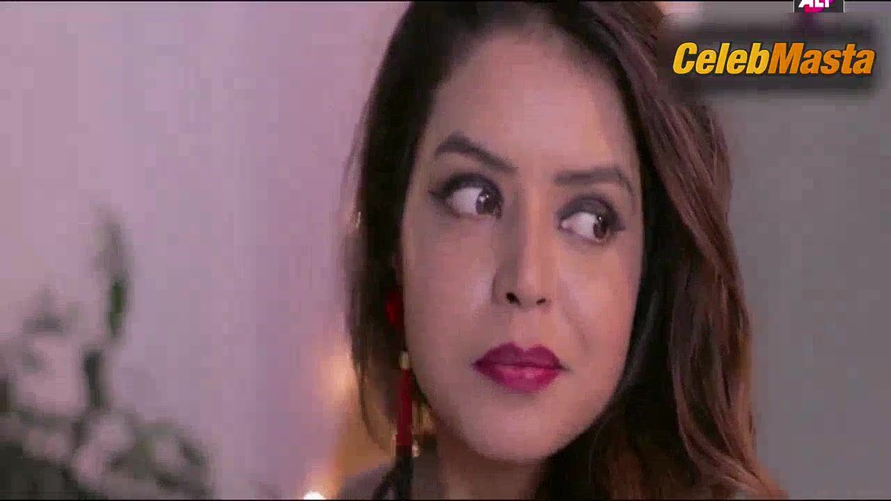 Nibedita Pal Palak Singh And Show Racy Scene In Class Of - Photo 1 of 5
