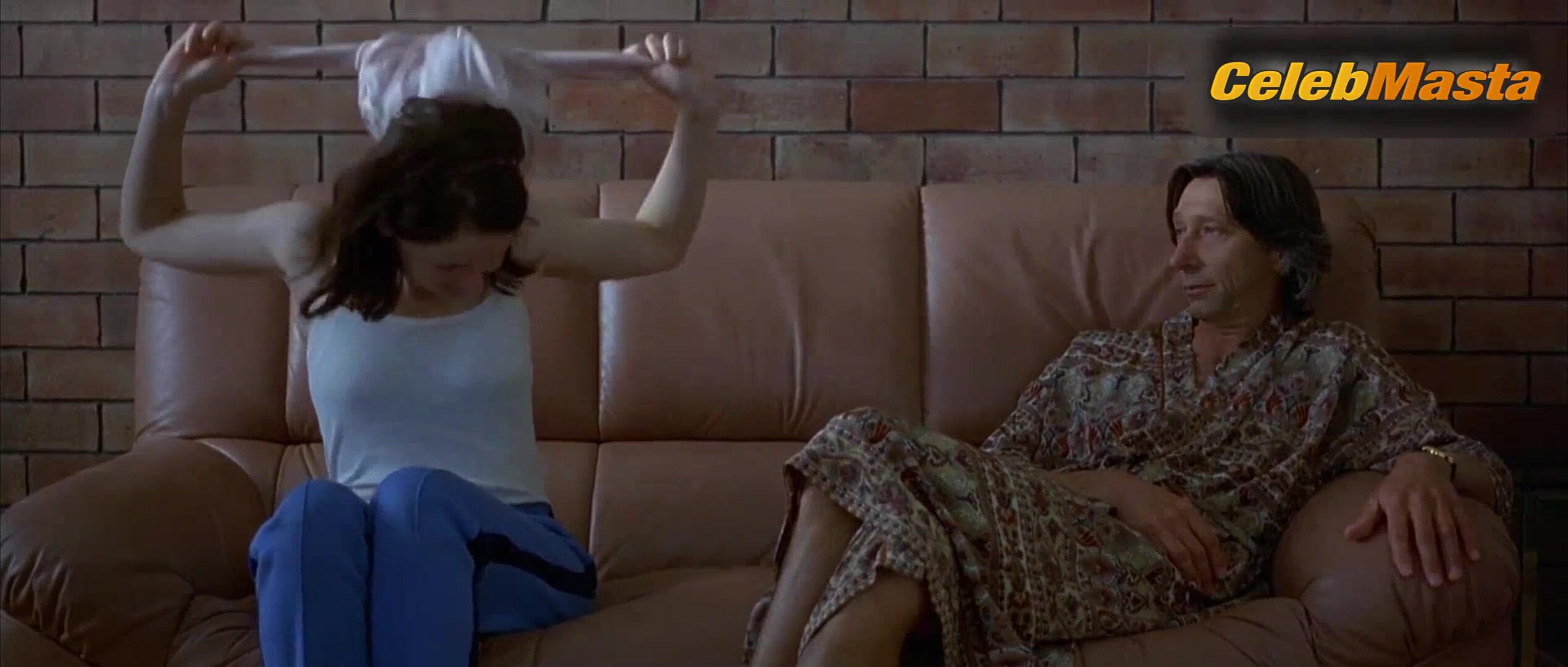Miranda Otto Underwear Scene In Love Serenade, Uncut - Photo 1 of 5