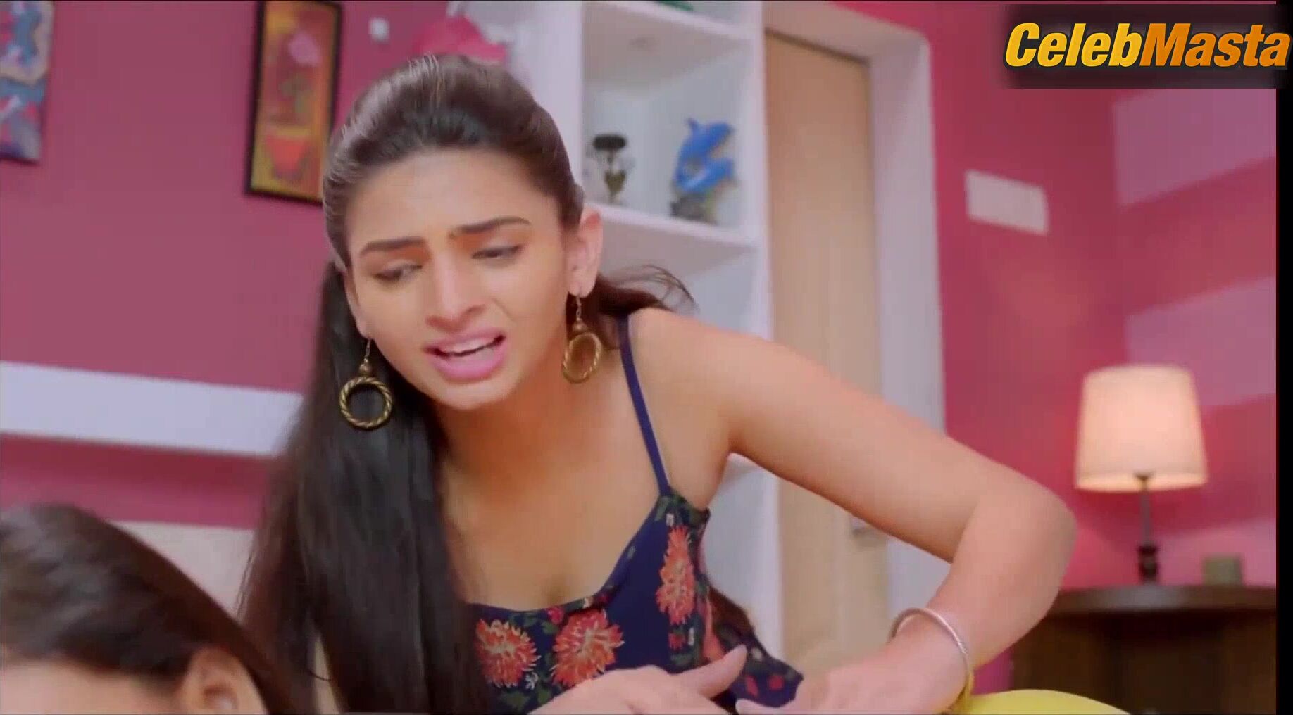 Kangana Ranaut And Nehal Vadoliya Sexy Scene From 9 - Photo 2 of 5