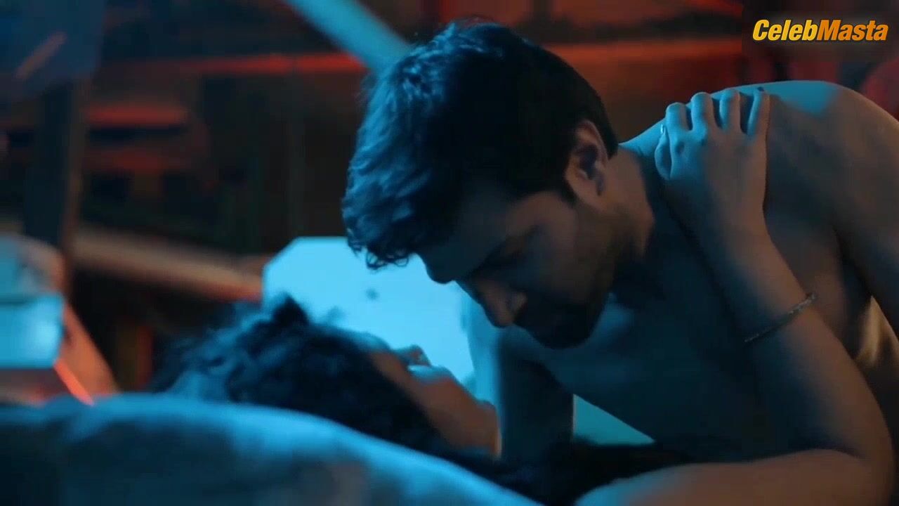 Manvi Chugh Shows Butt Scene In Rikshawala - Photo 2 of 5 photo 5
