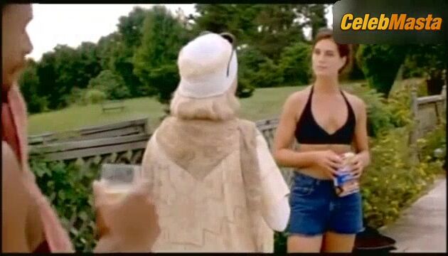 Brooke Shields Swimsuit Scene From The Weekend - Photo 4 of 5