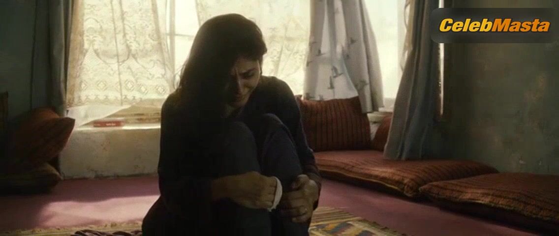 Golshifteh Farahani Ass, Tits Scene From The Patience Stone - Photo 1 of 5 photo 5