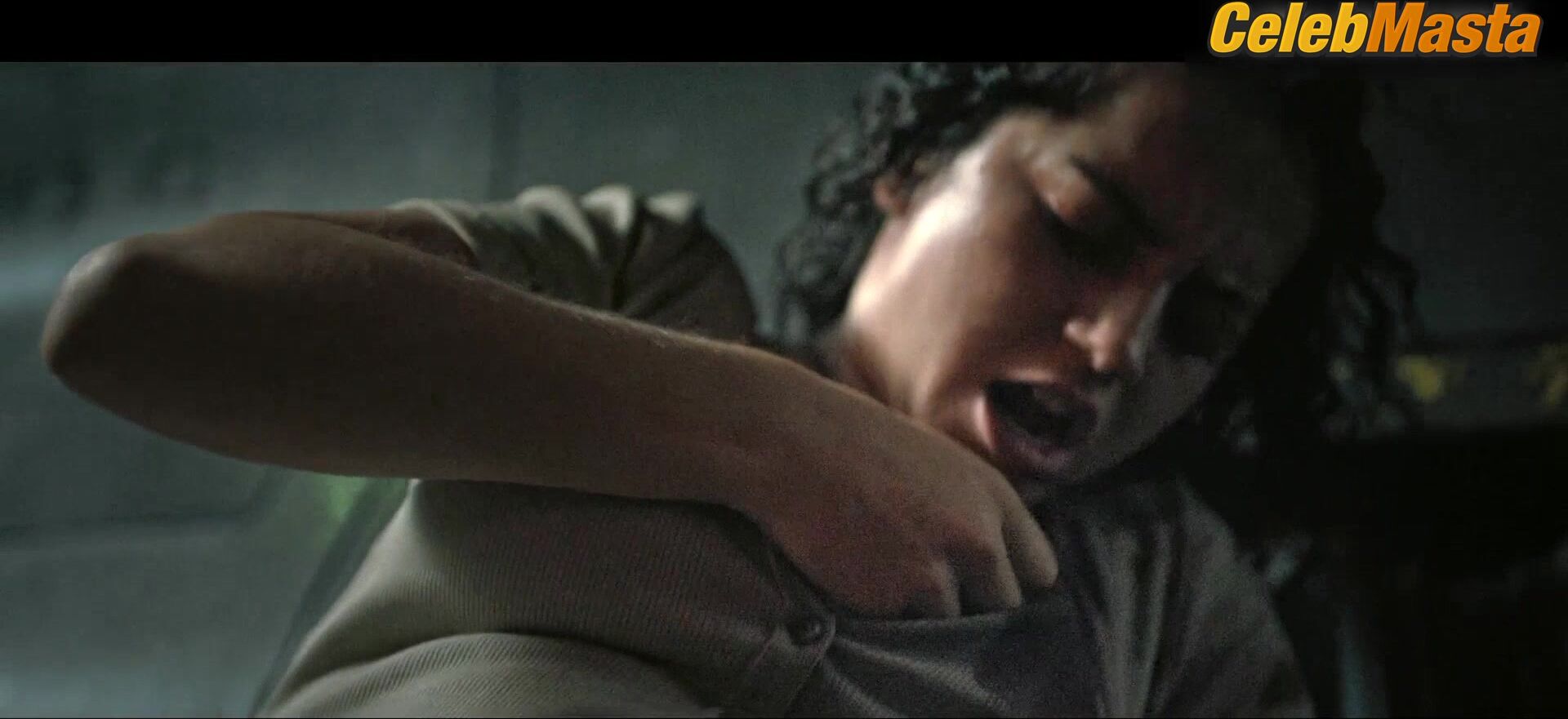 Cailee Spaeny And Isabela Merced Sexy Scene From Alien - Photo 2 of 5 photo 4