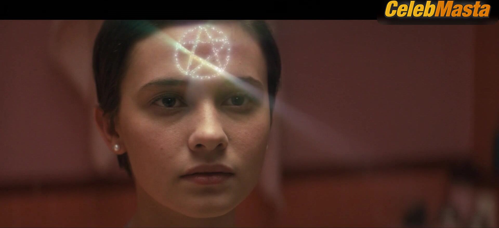 Cailee Spaeny Sexy Scene From The Craft Legacy - Photo 2 of 5 photo 1