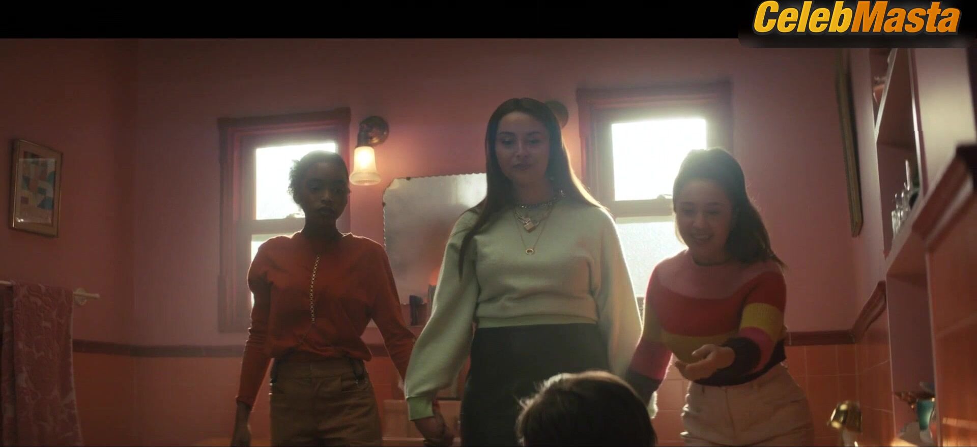 Cailee Spaeny Sexy Scene From The Craft Legacy - Photo 2 of 5 photo 4