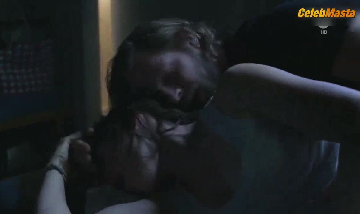 Maja Schone Shows Boobs Scene In Neu In Unserer Familie - Photo 1 of 5 photo 4