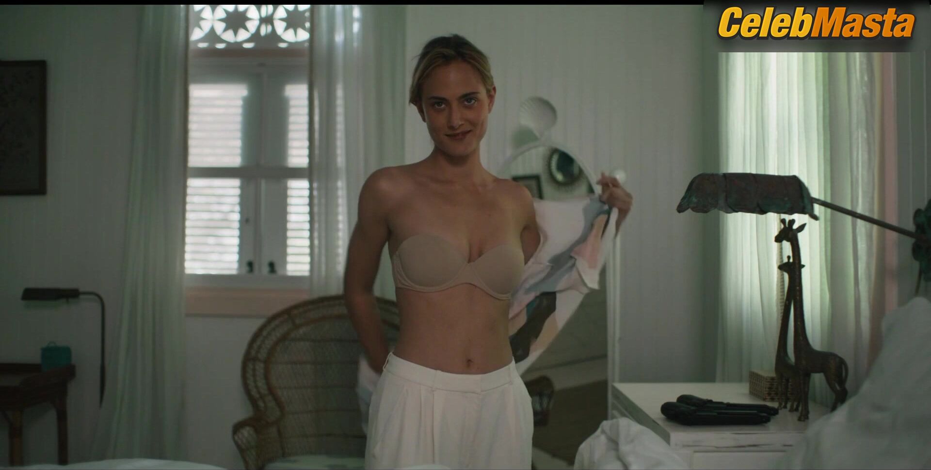 Nora Arnezeder Reveals Underwear Scene In Leopard Skin - Photo 1 of 5