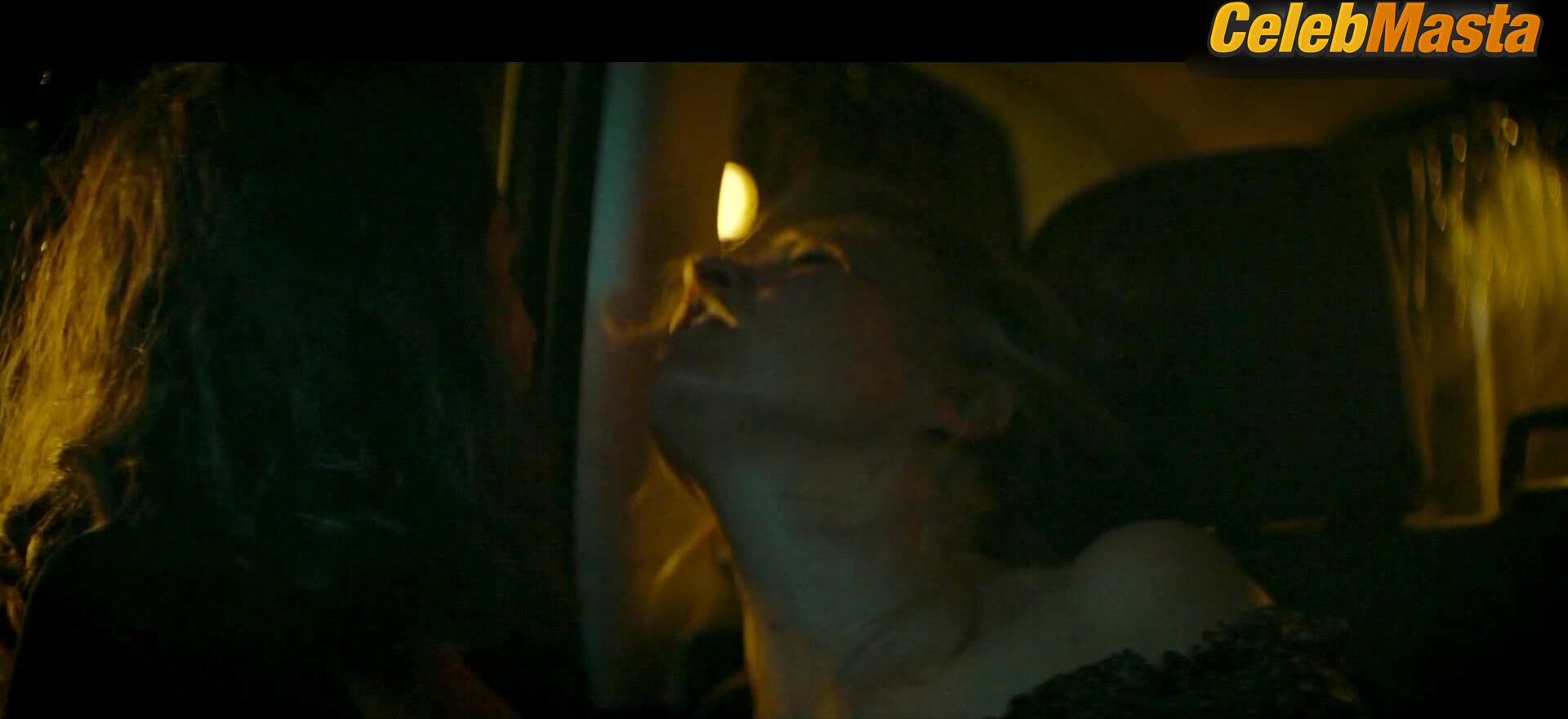 Meredith Hagner Noemie Merlant And ’s Tits, Lesbian - Photo 2 of 5
