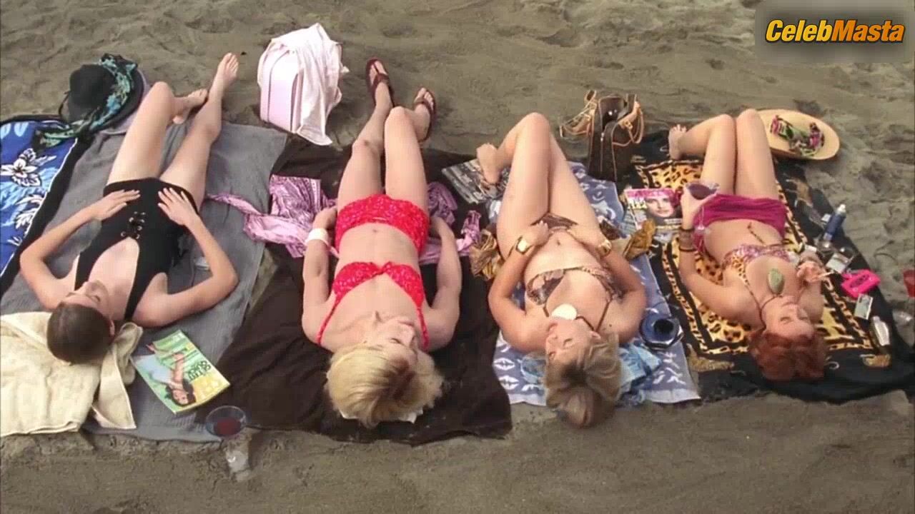 Busy Philipps , Jennifer Carpenter And Jessica - Photo 1 of 5 photo 4