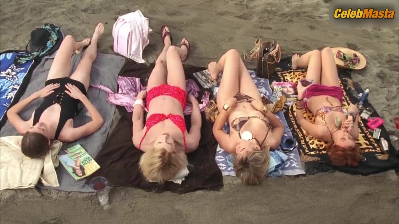 Busy Philipps , Jennifer Carpenter And Jessica - Photo 1 of 5 photo 5