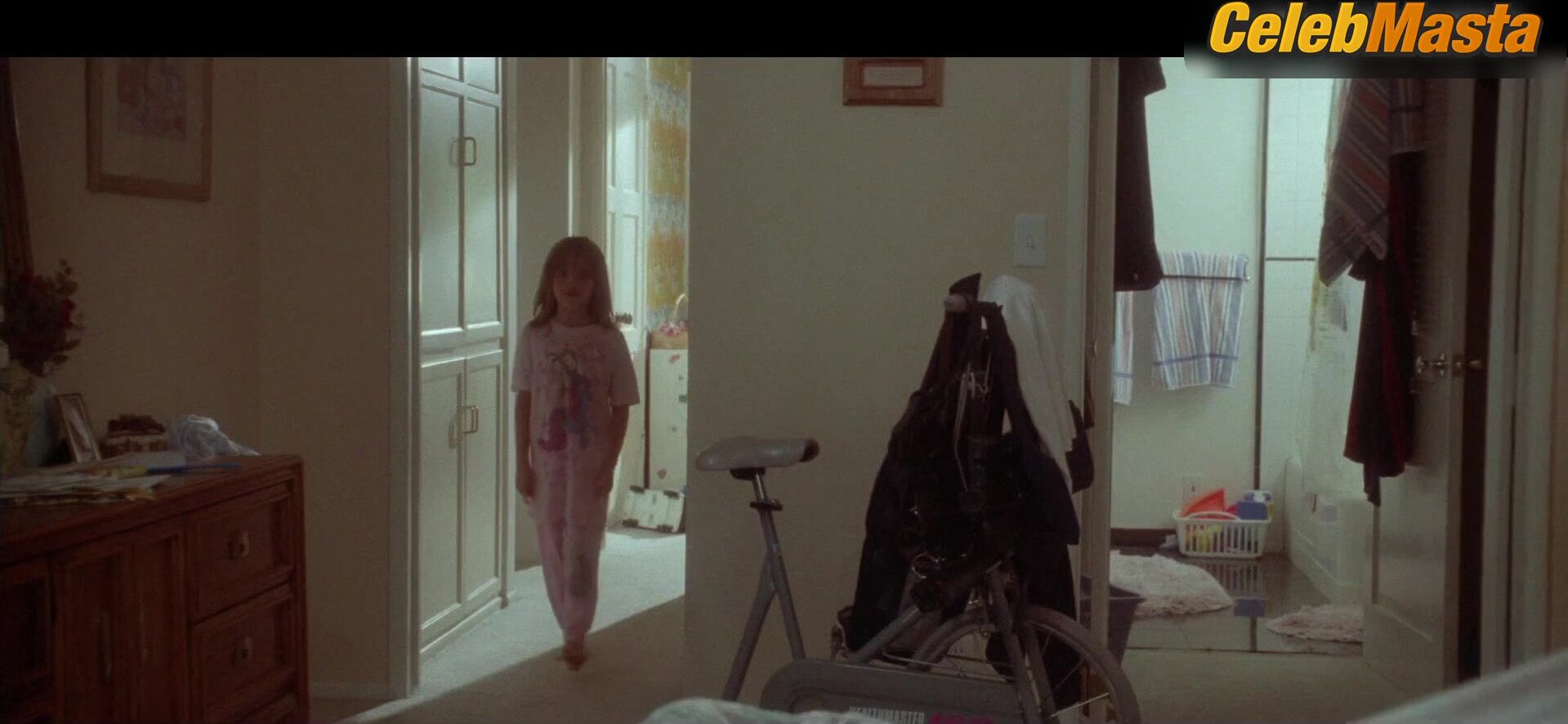 Madeleine Stowe Tits Scene From Short Cuts - Photo 3 of 5 photo 5