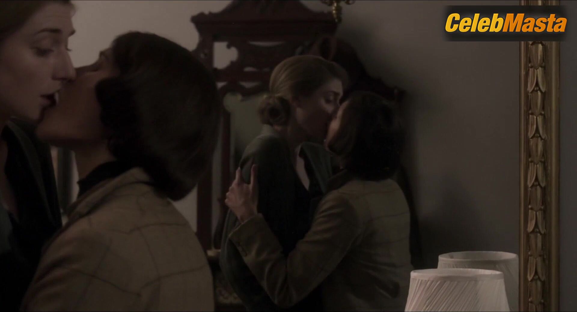 Elizabeth Debicki Gemma Arterton And ’s Lesbian Scene - Photo 3 of 5 photo 4