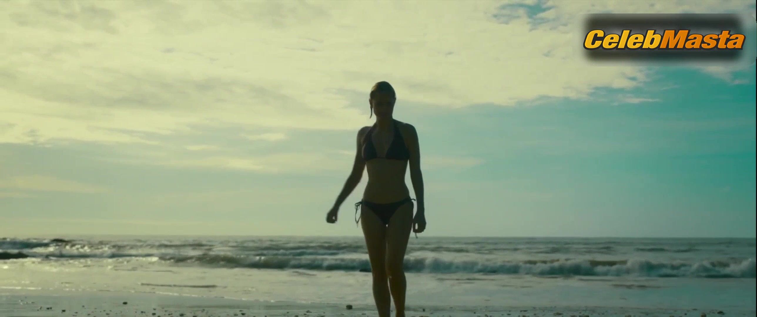 Nora Arnezeder ’s Tits, Swimsuit Scene In Hell In - Photo 1 of 5 photo 5