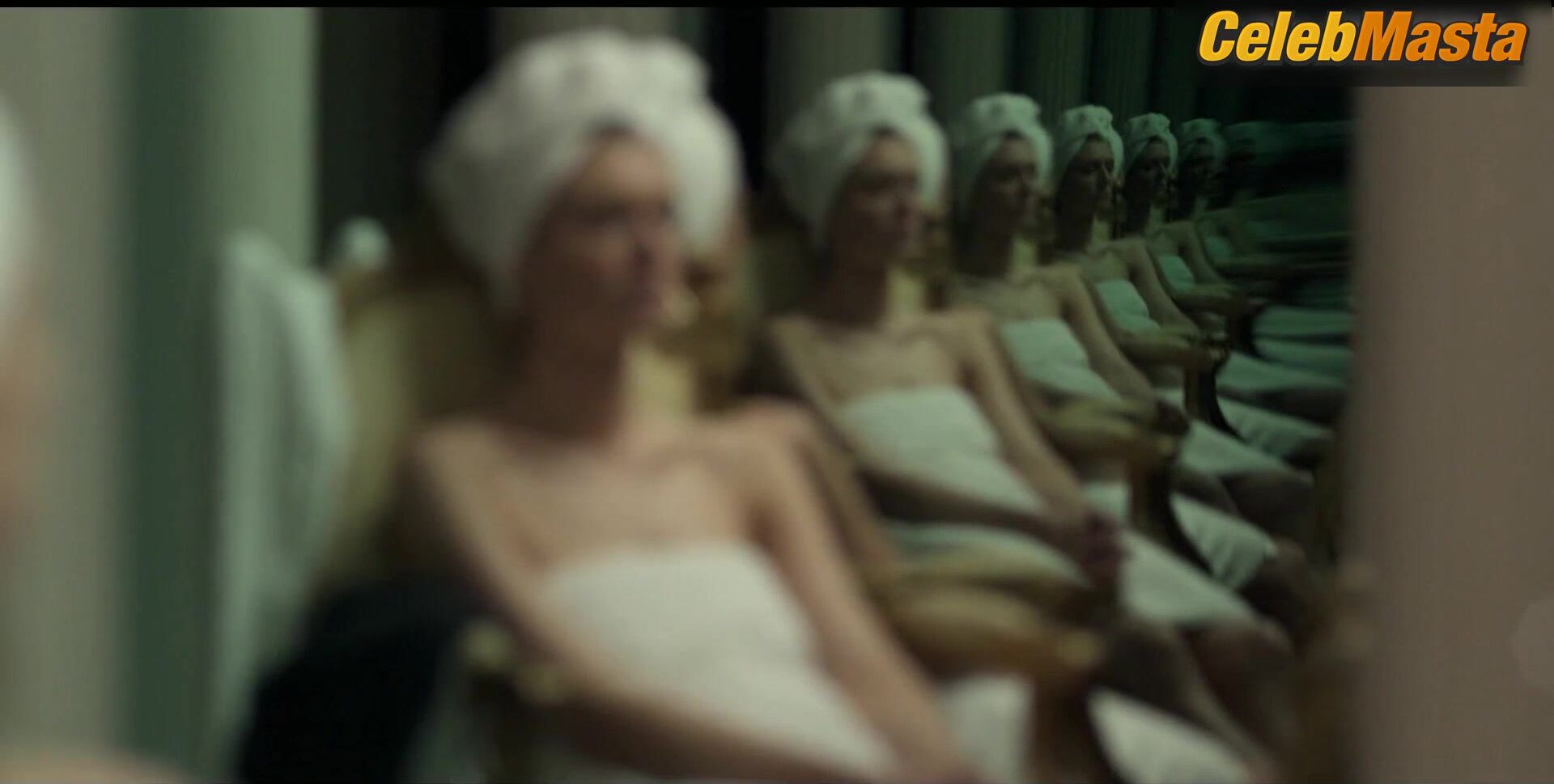 Elizabeth Debicki Flaunts Sexy Scene In The Crown - Photo 2 of 5 photo 4