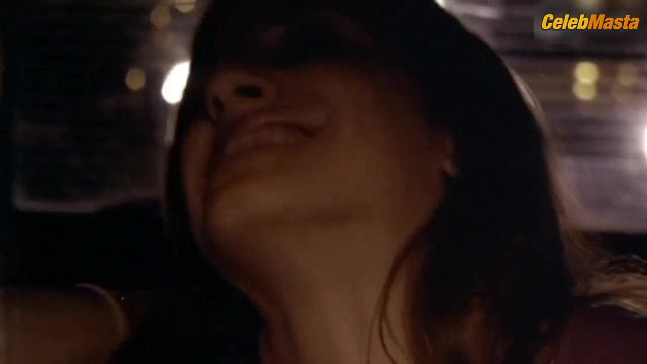 Isabelle Huppert Lesbian, Explicit Sex Scene In Ma Mere - Photo 2 of 5 photo 1