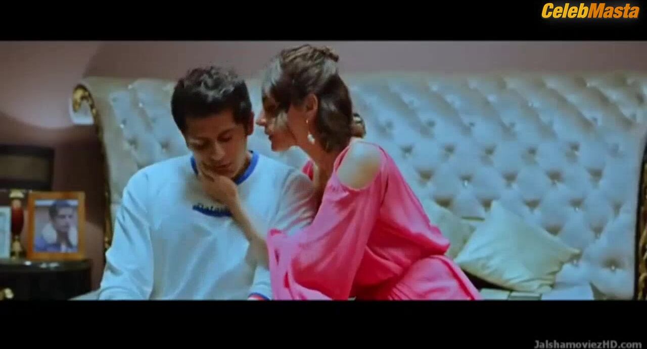 Mandana Karimi ’s Hot Scene In The Casino - Photo 2 of 5 photo 4