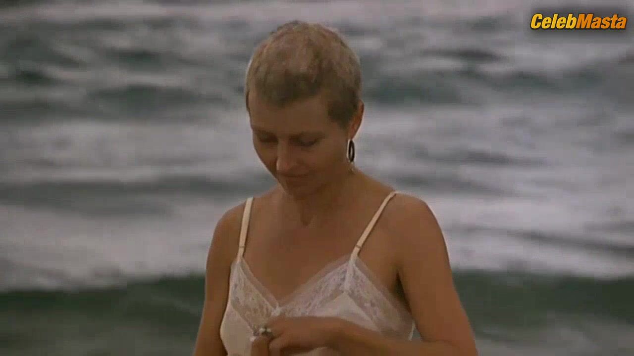Isabelle Huppert ’s Booty, Tits Scene In Storia Di Piera - Photo 2 of 5 photo 4