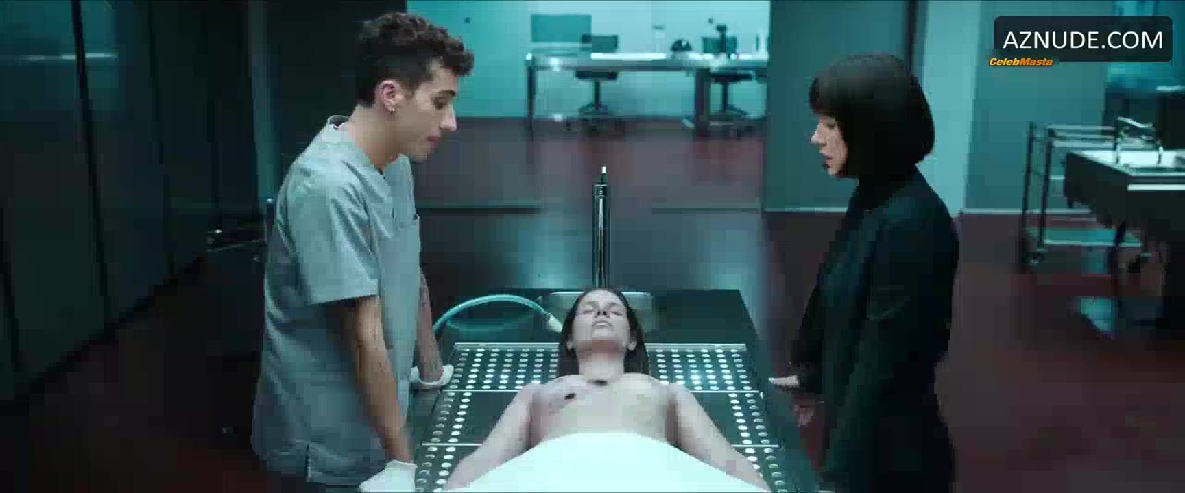 Daphne Patakia Boobs Scene In Dog 51 - Photo 1 of 5 photo 4
